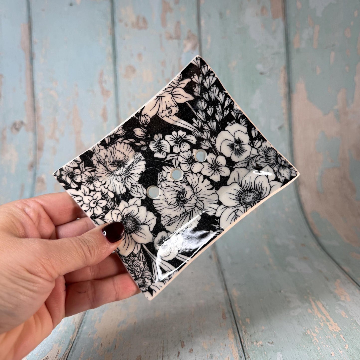Black & White Floral Ceramic Soap Dish