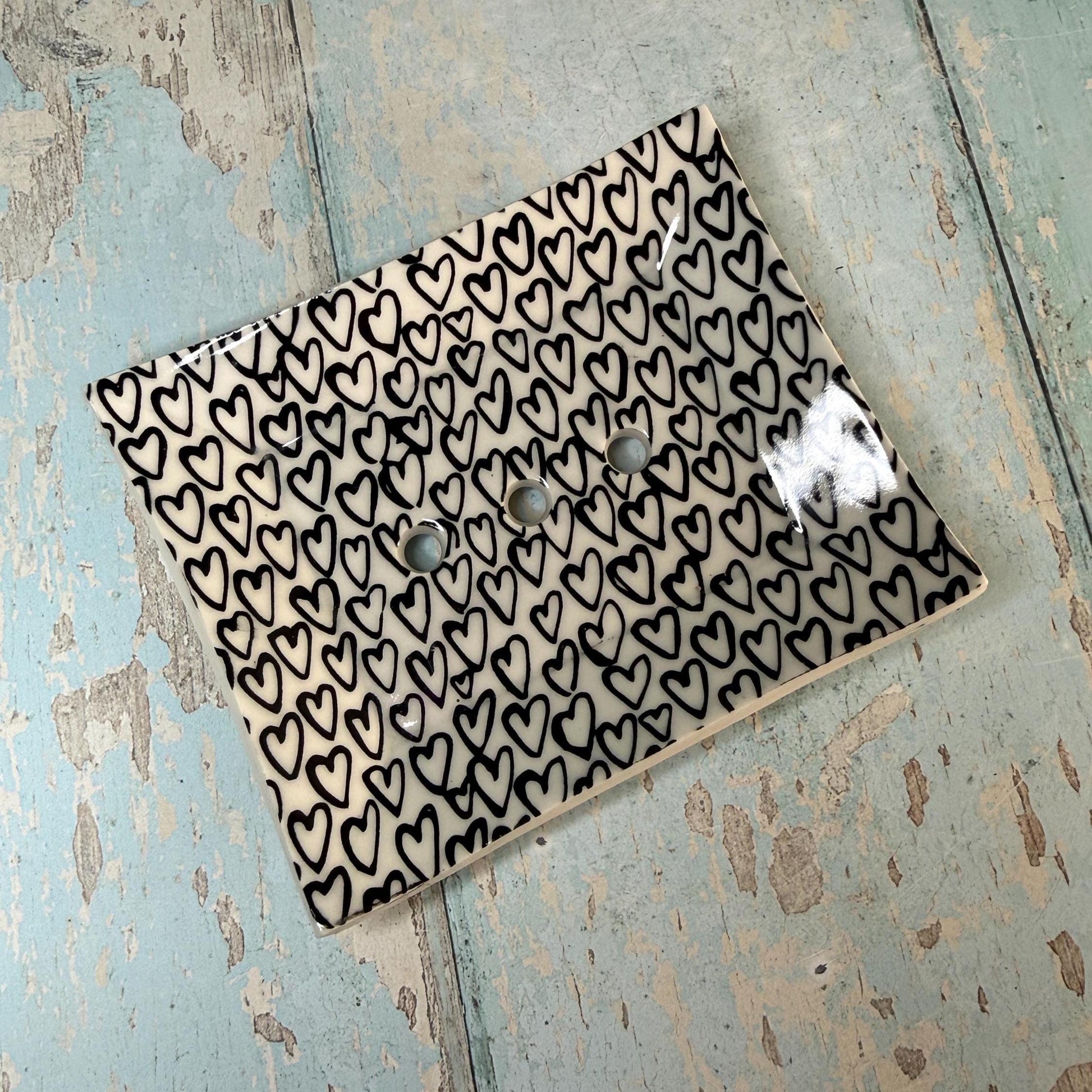 Black & White Heart Ceramic Soap Dish