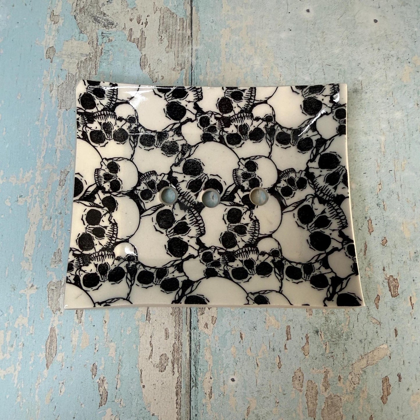 Black and White Skull Ceramic Soap Dish - FJD Ceramics