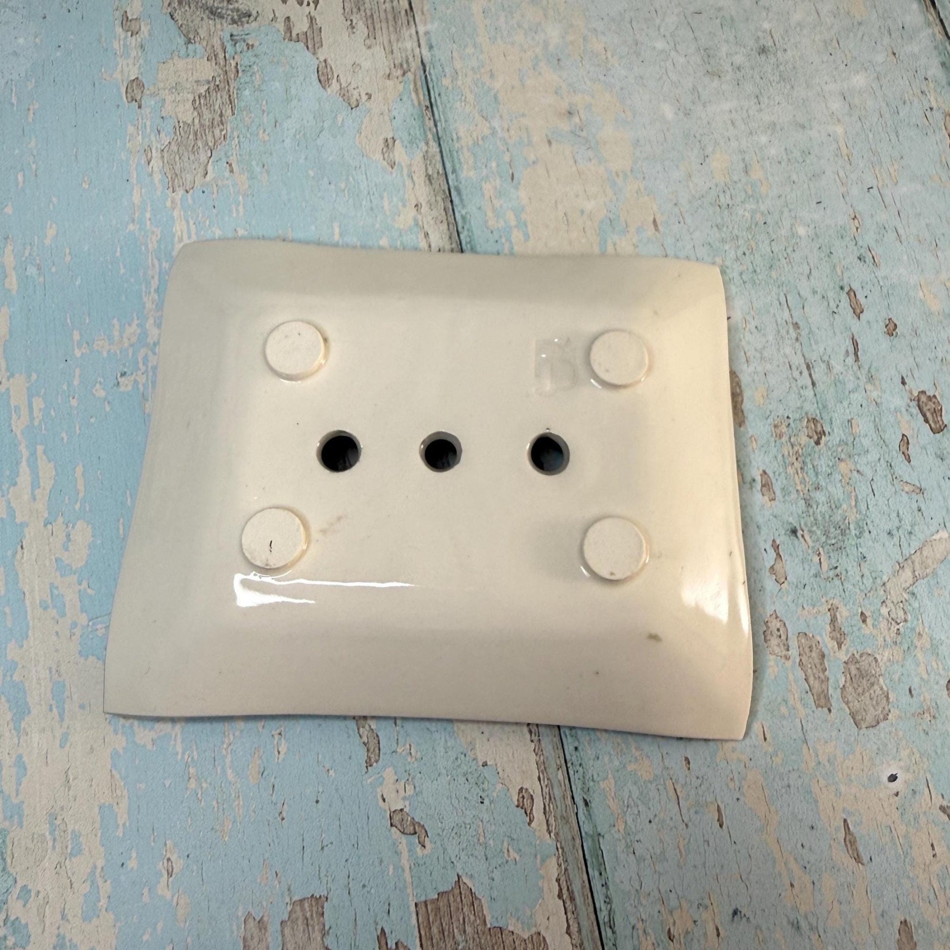 Black and White Skull Ceramic Soap Dish - FJD Ceramics