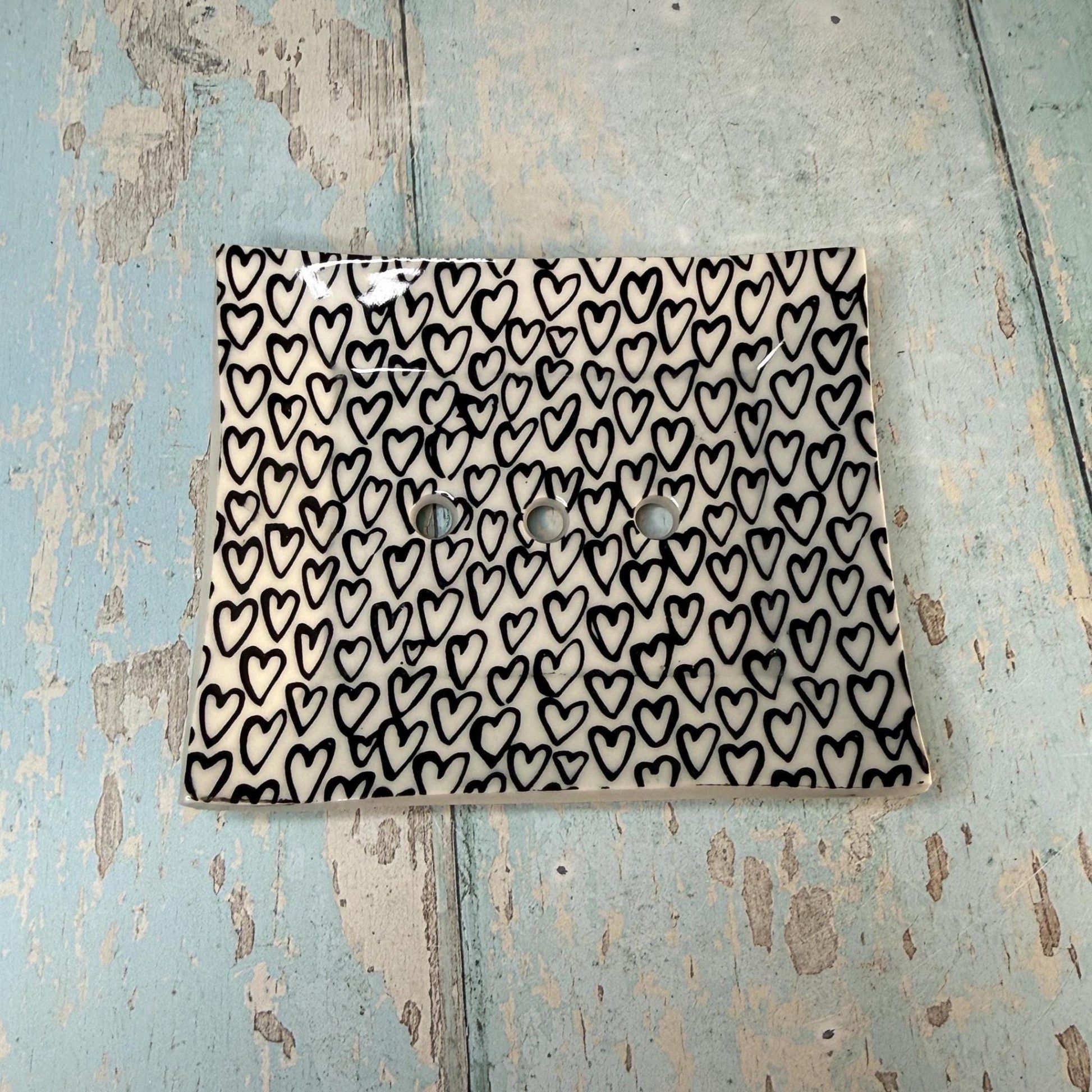 Black & White Heart Ceramic Soap Dish - FJD Ceramics