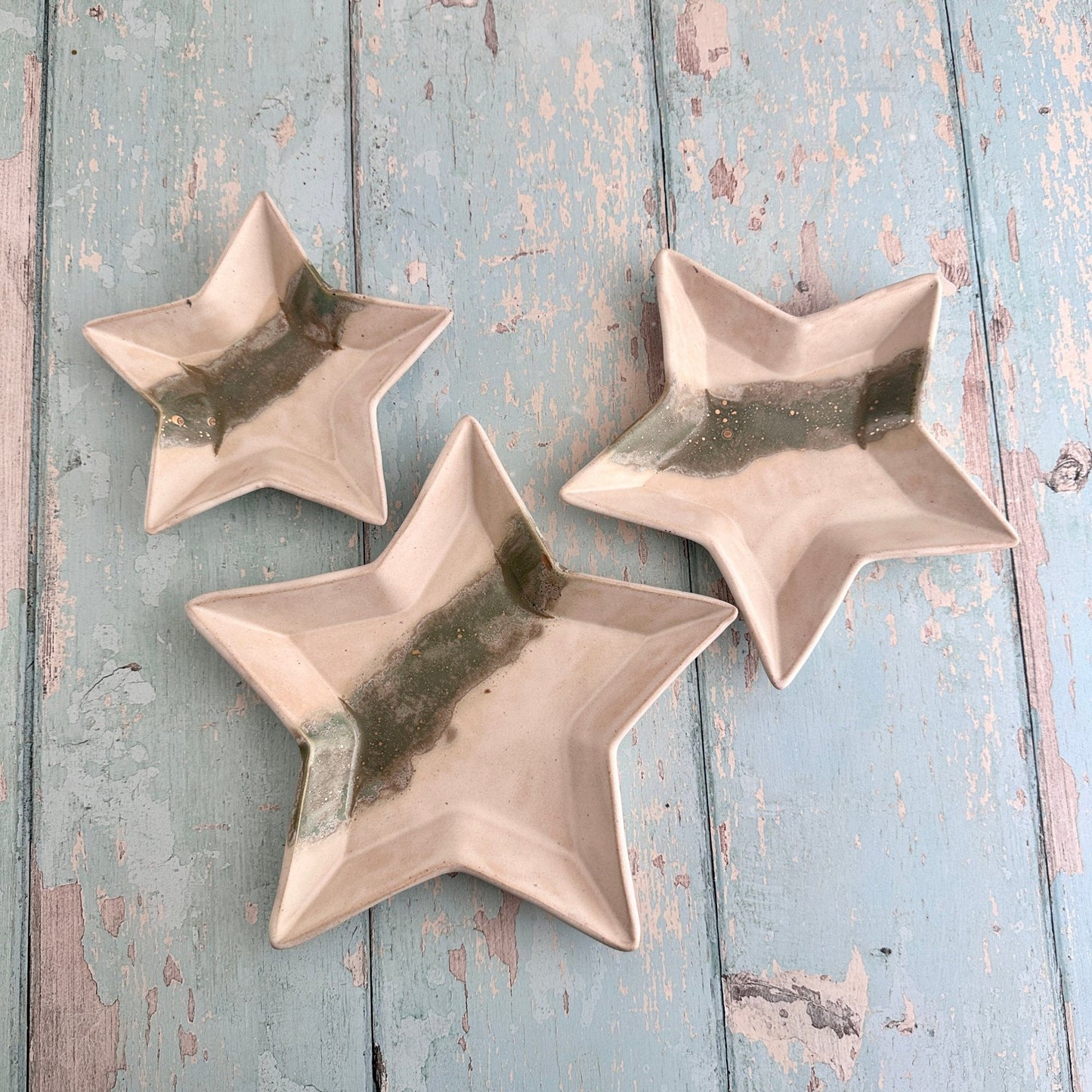 Green and Gold Star Nesting Dishes - FJD Ceramics