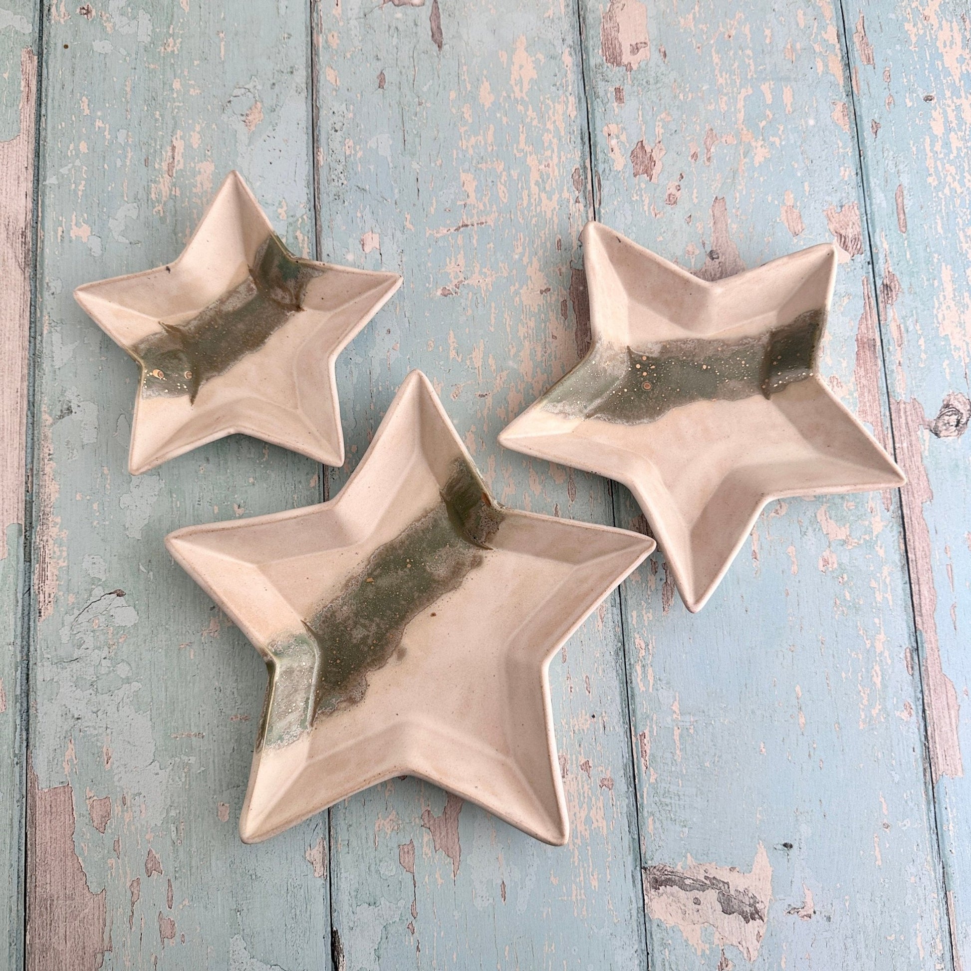 Green and Gold Star Nesting Dishes - FJD Ceramics