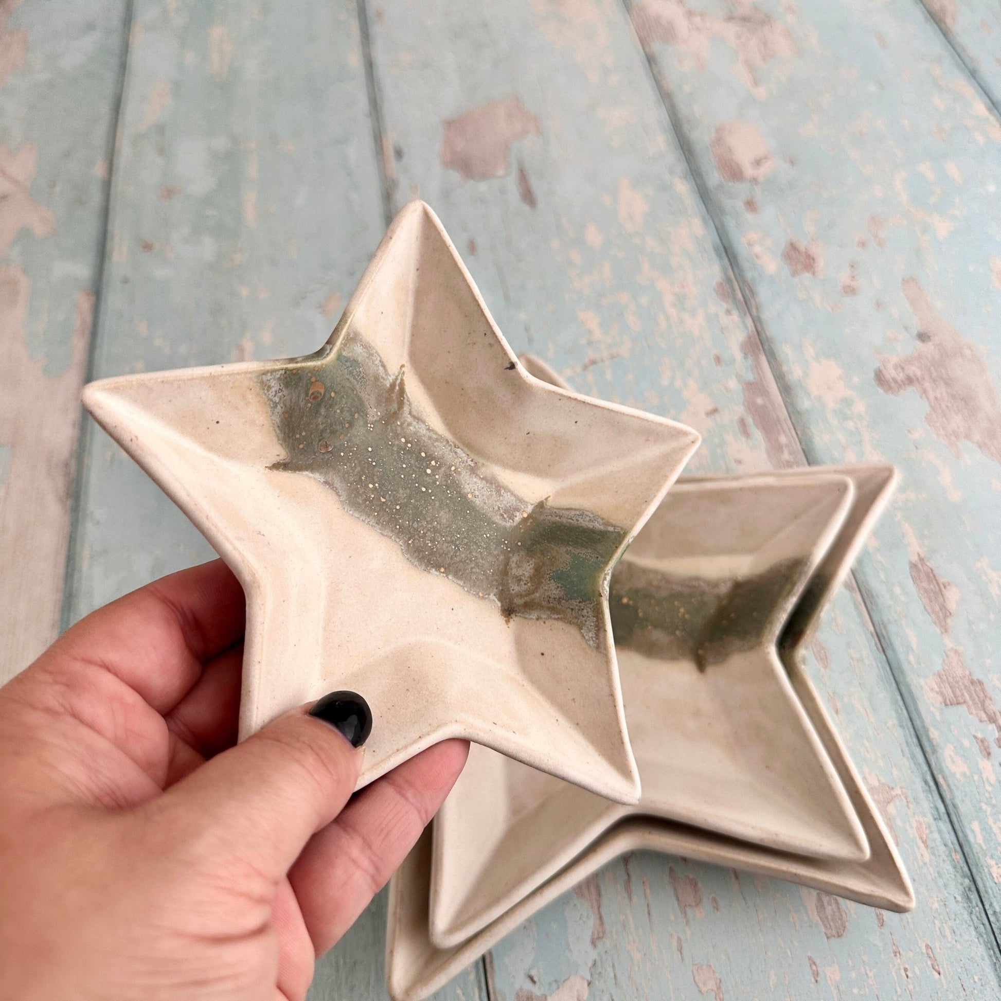 Green and Gold Star Nesting Dishes - FJD Ceramics