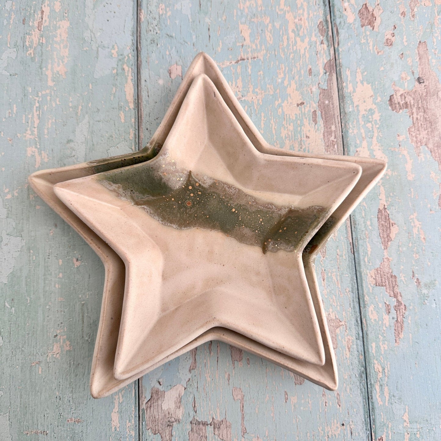 Green and Gold Star Nesting Dishes - FJD Ceramics