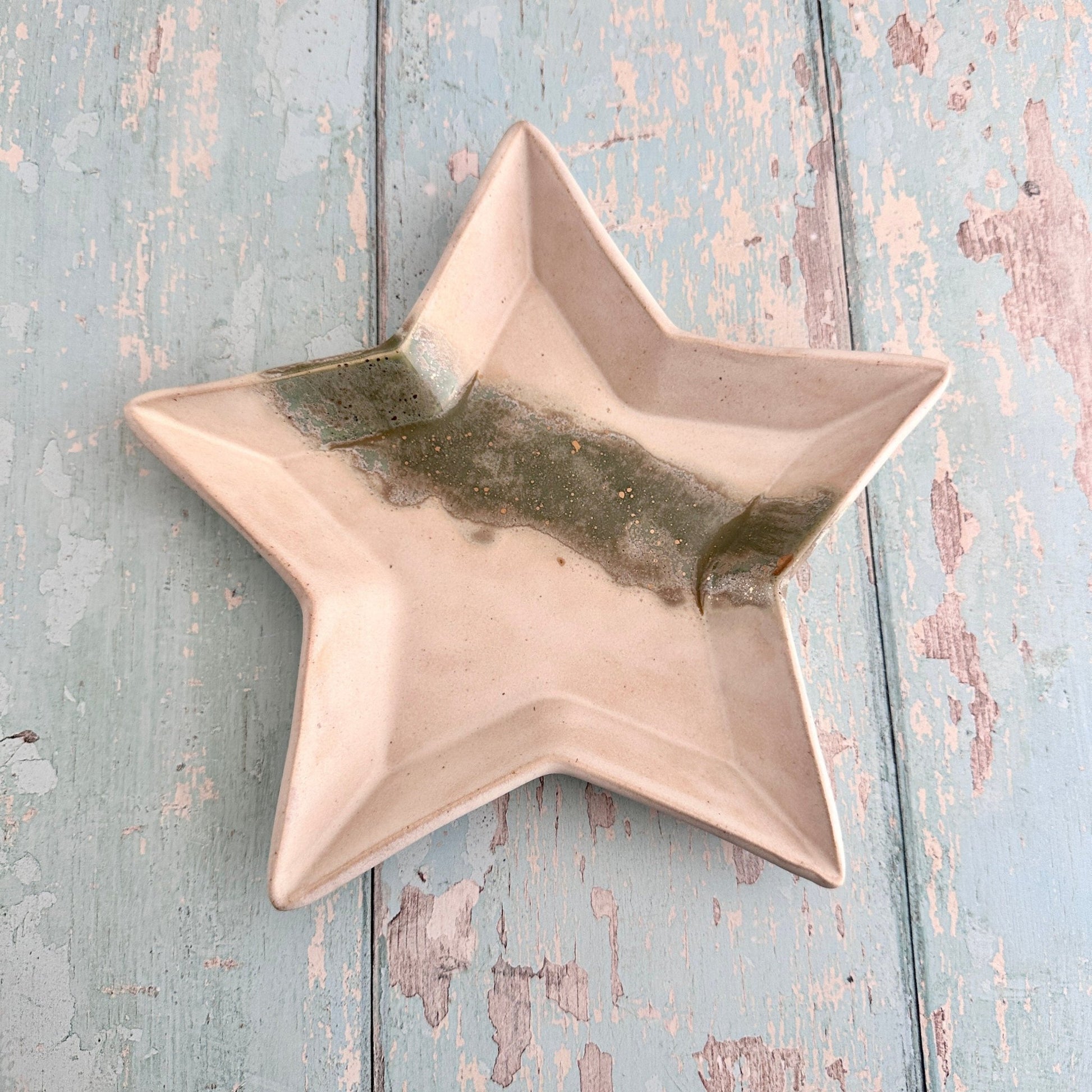 Green and Gold Star Nesting Dishes - FJD Ceramics