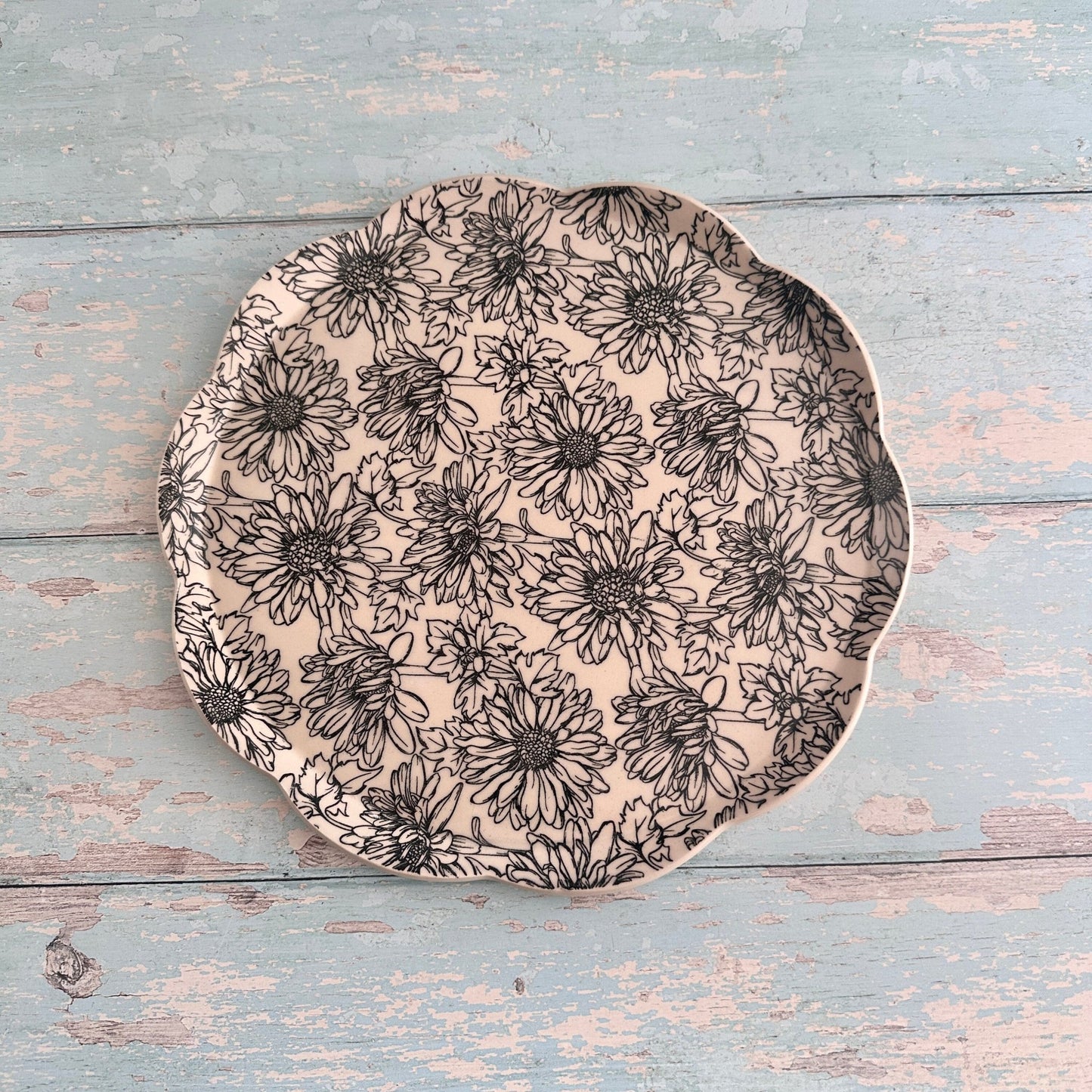 Large Daisy Plate, Floral Ceramic Platter - FJD Ceramics