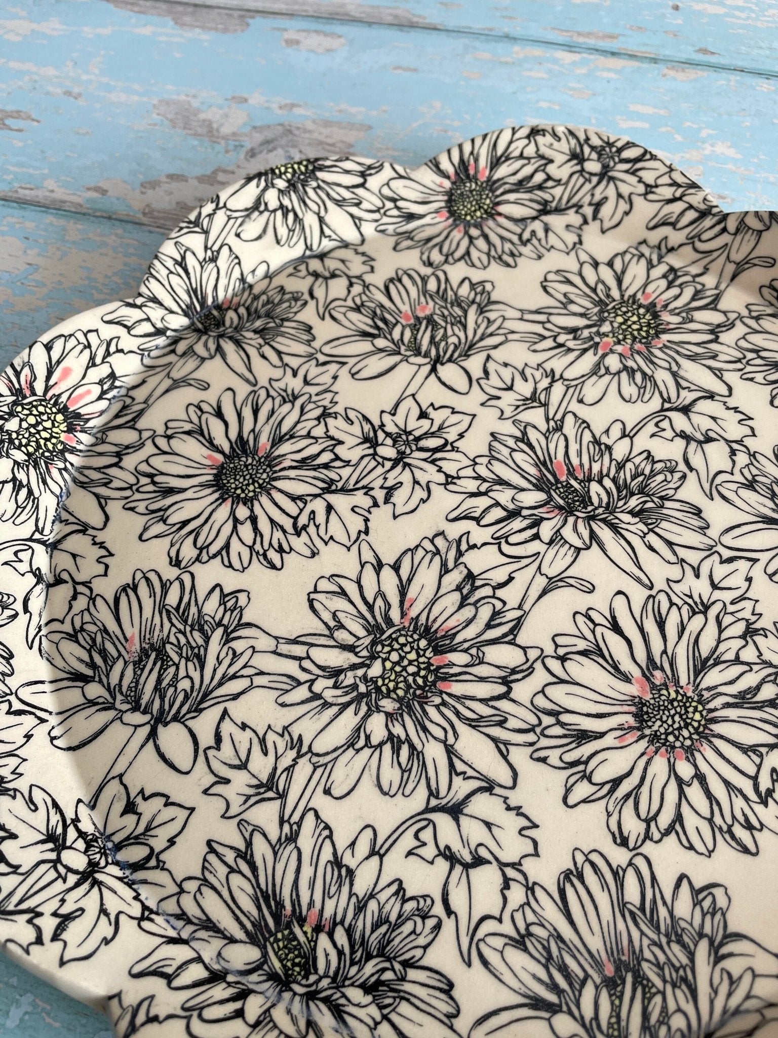 Large Daisy Plate, Floral Ceramic Platter - FJD Ceramics