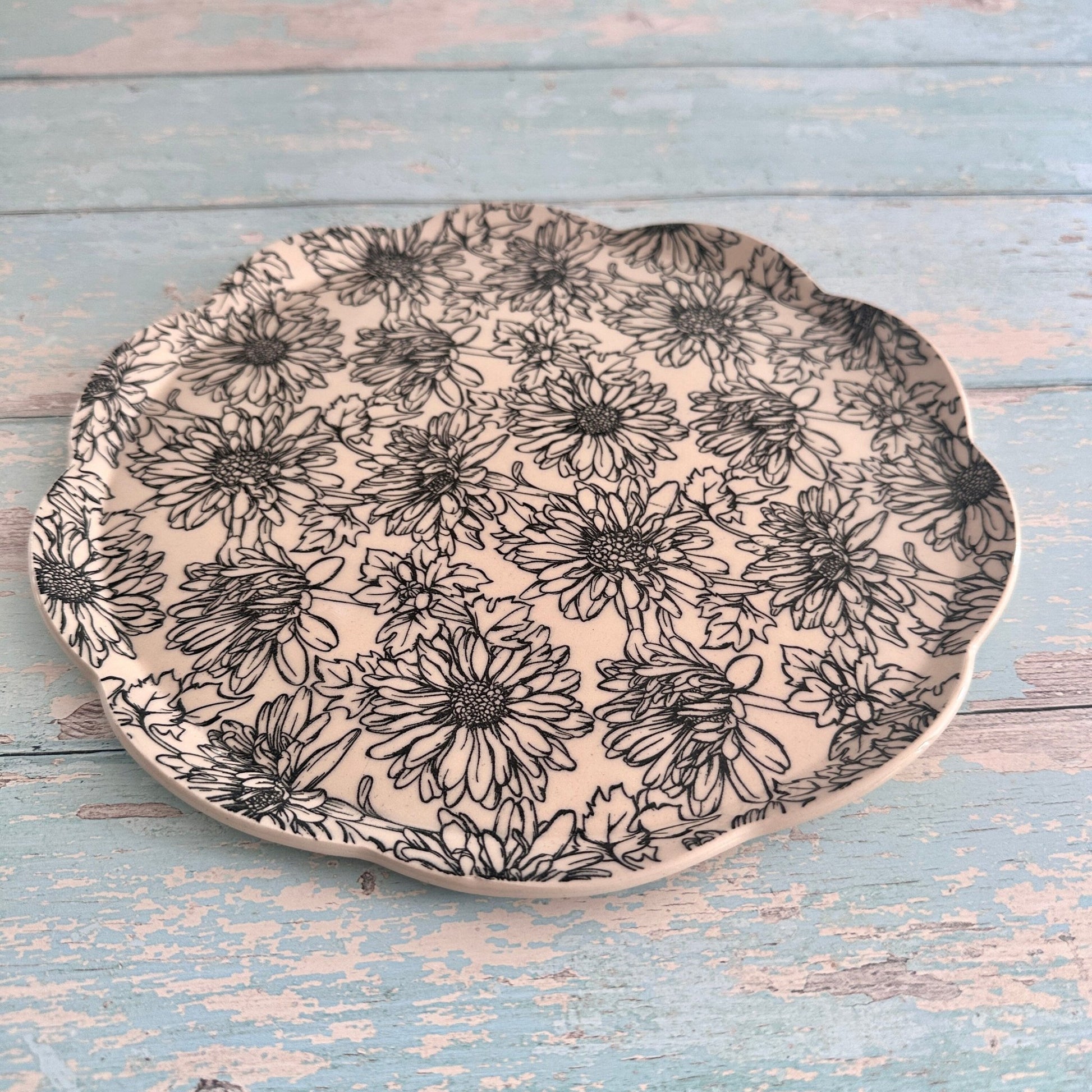 Large Daisy Plate, Floral Ceramic Platter - FJD Ceramics