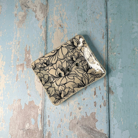 Magnolia Floral Ceramic Soap Dish - FJD Ceramics